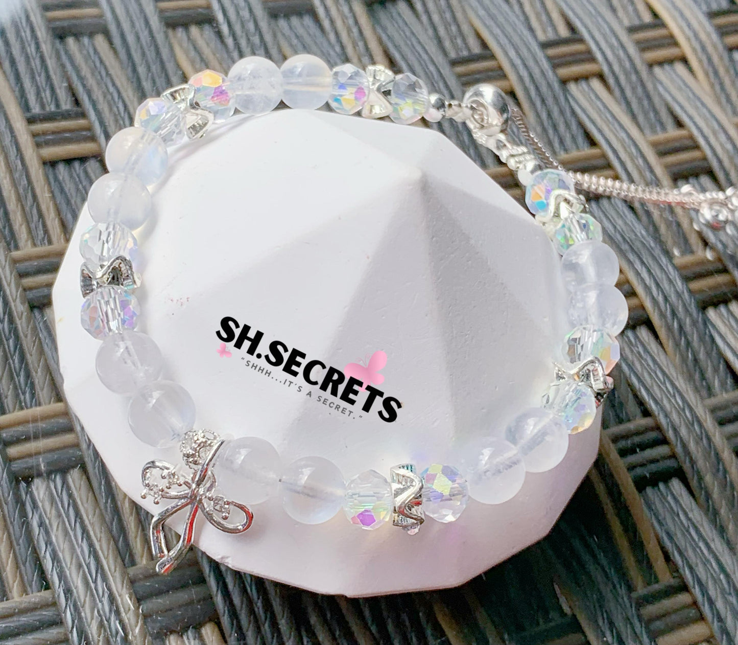 $10 SALE - Blue-Sheen Moonstone Push-Pull
